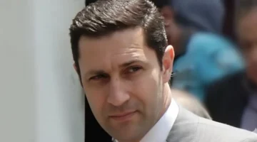 محاسبة قادمة.. علاء مبارك يُعلن عن عام 2026 وموجة لتطبيق القانون على المخالفين